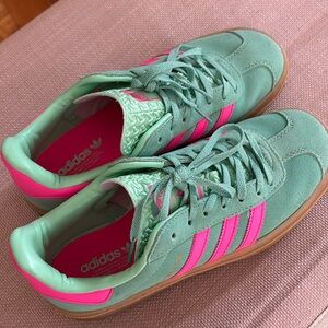 ADIDAS gazelle size 7.5 , worn once